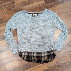 🥞 Maurices Gray and Plaid Top